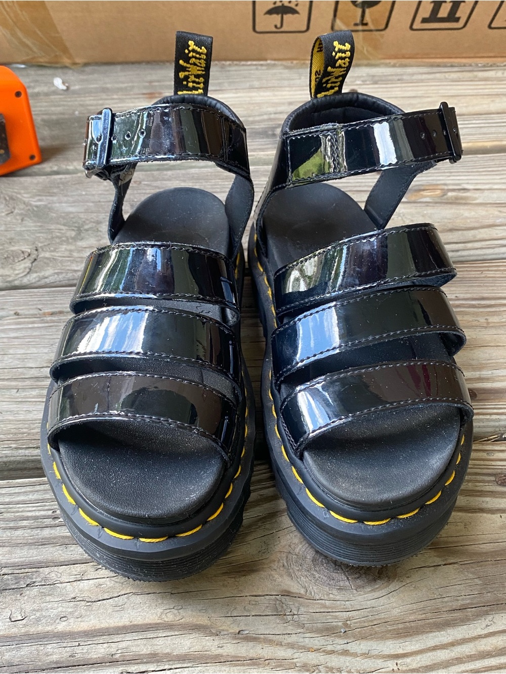 🤩 DR. MARTINS- Blaire Quad Patent Leather Strap Sandals!! LIKE NEW!!